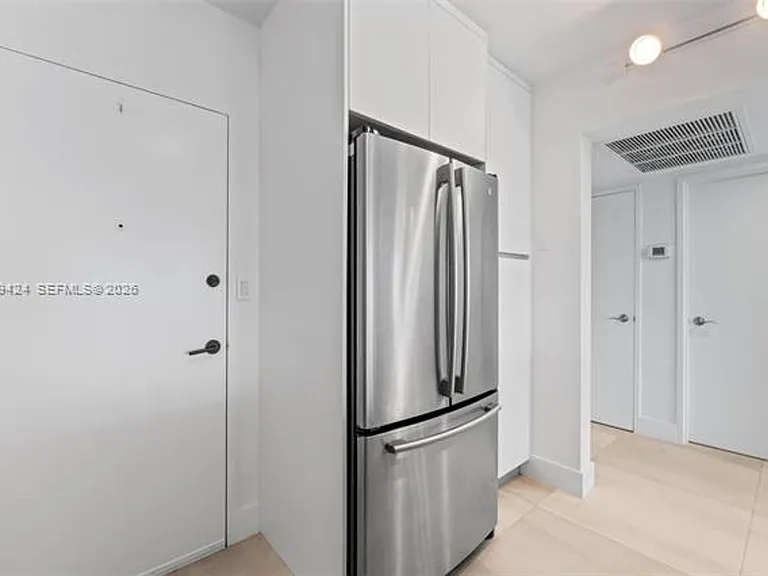 5700 Collins Ave #7J — Photo 10