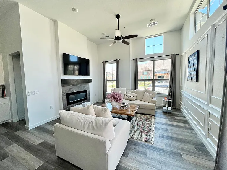 2621 Chablis Dr — Photo 9