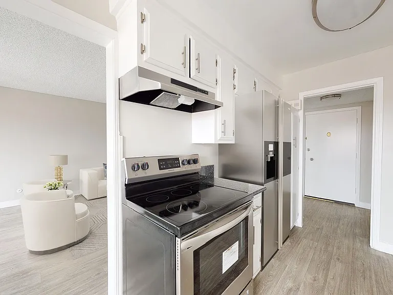 Beach Hill Apartments — Photo 6