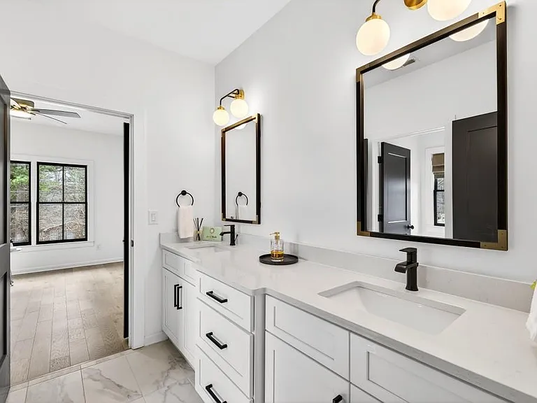 3937 N Cooper Lake Rd SE — Photo 37