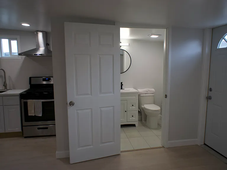 8642 San Luis Ave #3 — Photo 7