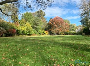 2570 Westchester Rd, Ottawa Hills, OH 43615