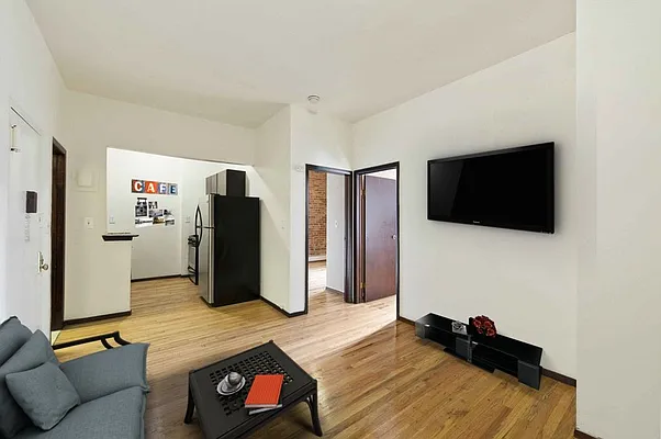 Rented by Bold New York | media 13