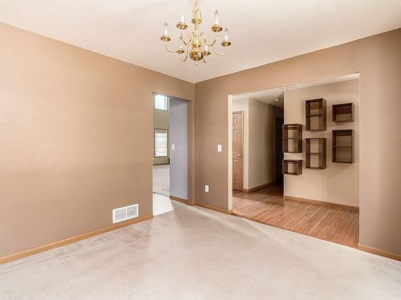 3rd image of 4849 Carrimore Ln
