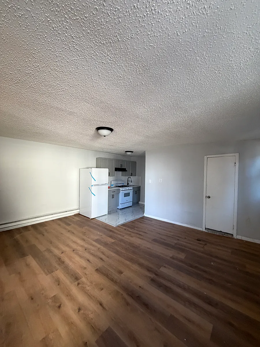 Building Photo - 77 Hope Ave #1