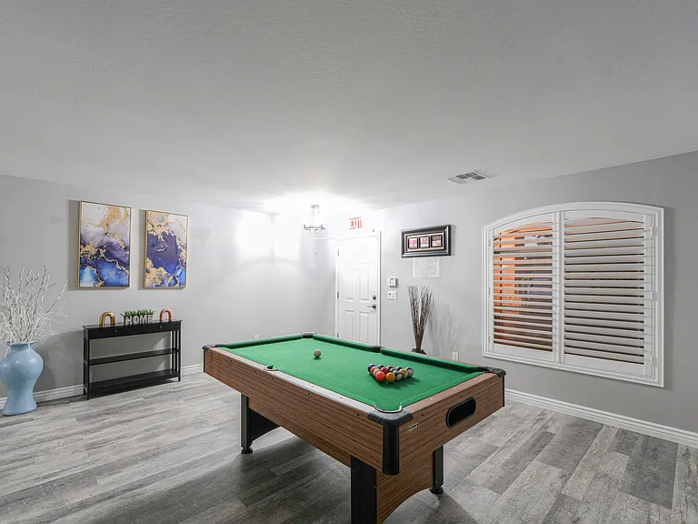 1235 W Castle Dr — Photo 4