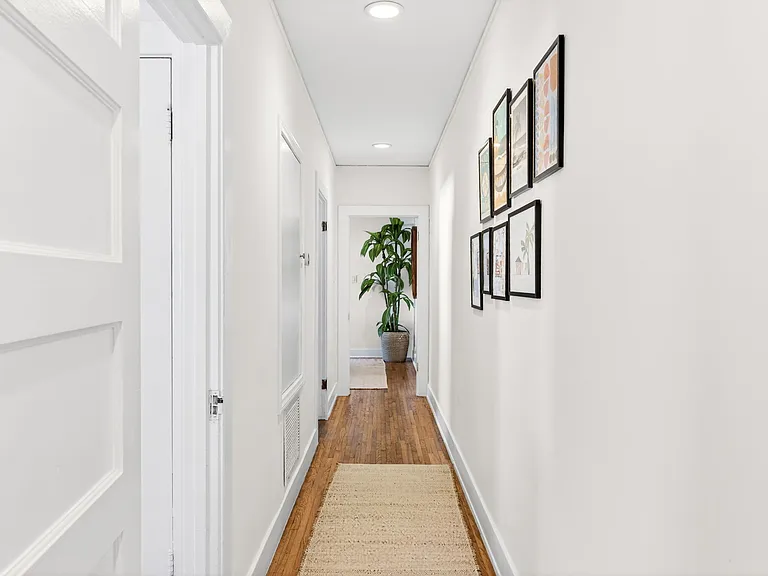 973 N Saint Andrews Pl — Photo 5
