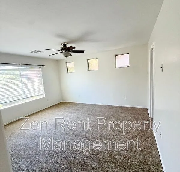 4237 E Windsor Dr — Photo 15