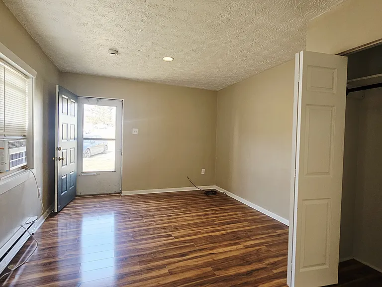 501 E Cottage Grove Ave #C — Photo 4