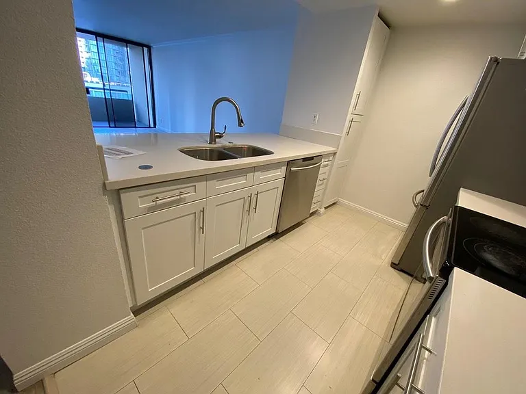 600 W 9th St #1103 — Photo 5