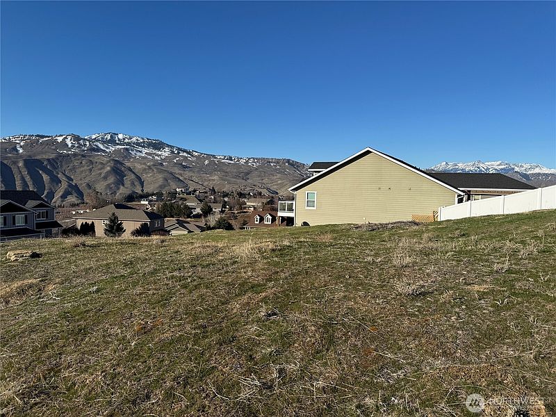 2nd image of 990 Sage Crest Drive