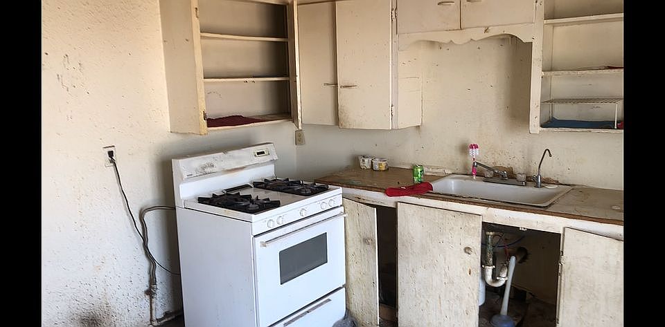 1st image of 1506 S Loraine St