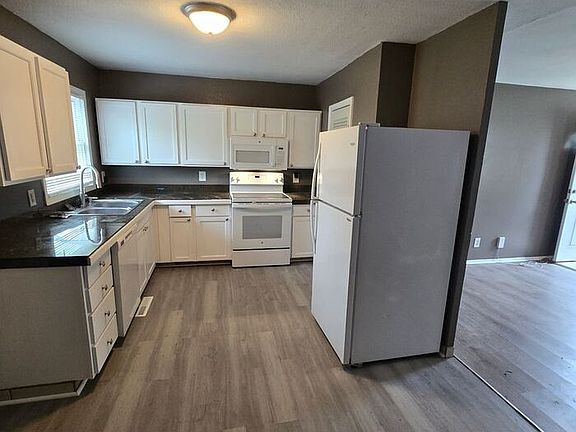 3rd image of 5134 N Corrington Ave