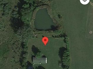 8627 Valley Rd, Benton, IL 62812