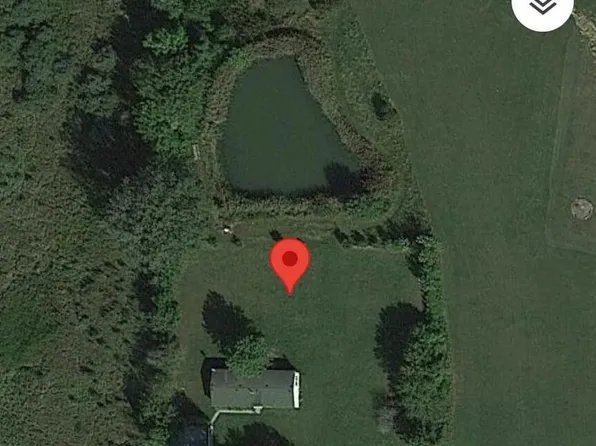 8627 Valley Rd, Benton, IL 62812