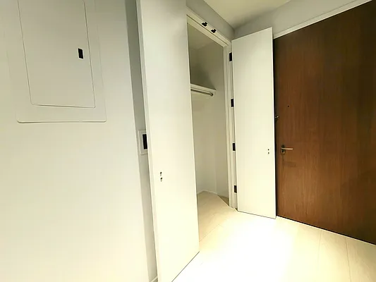 Rented by BARNES New York | media 9