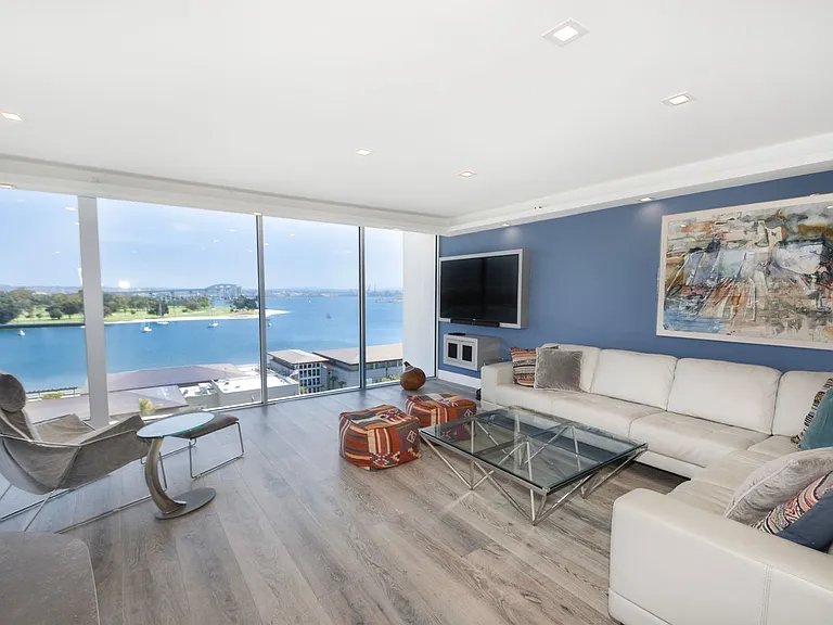 1810 Avenida Del Mundo #704 — Photo 4