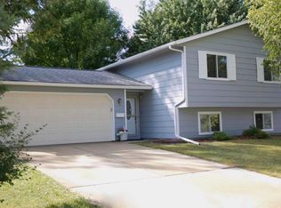 3725 10th Ave SW, Rochester, MN 55902