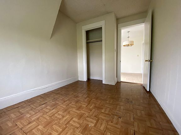 5th image of 111 Nichols Ave N
