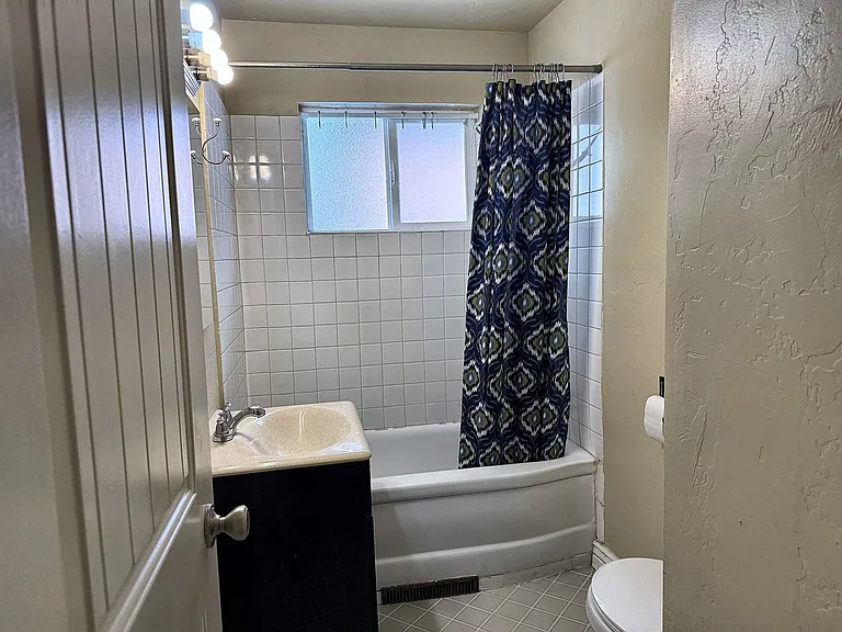 71 E Girard Ave — Photo 4