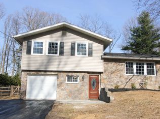 6 Holly Ln, Malvern, PA 19355
