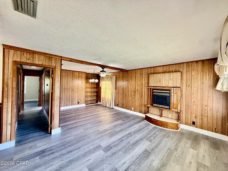 3113 W 20th Ct — Photo 2