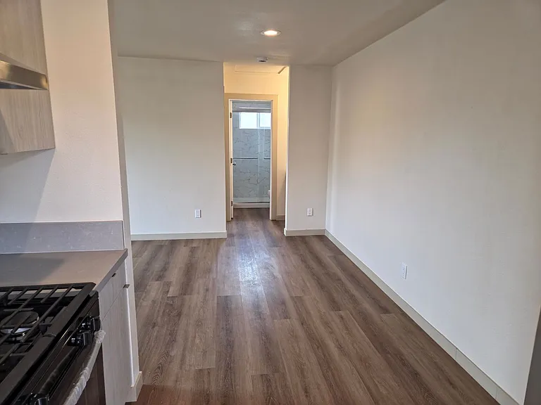1805 Saint James Pl — Photo 4