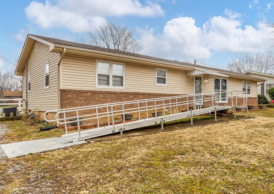 1st image of 1406 Redbud Ln