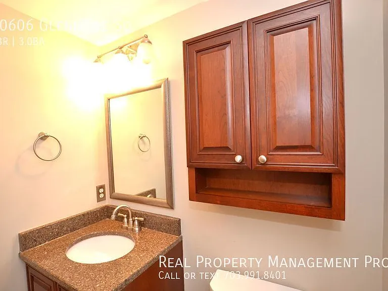20606 Glenmere Sq — Photo 32