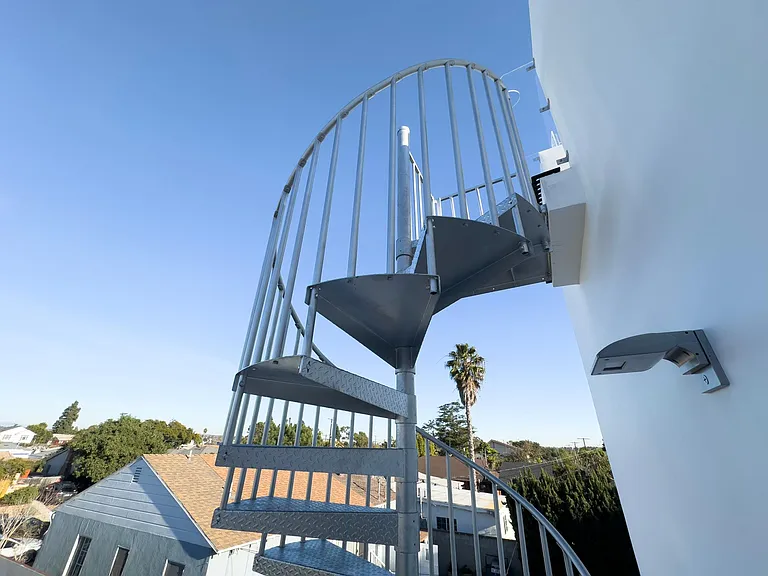 Let's go up to the roof!