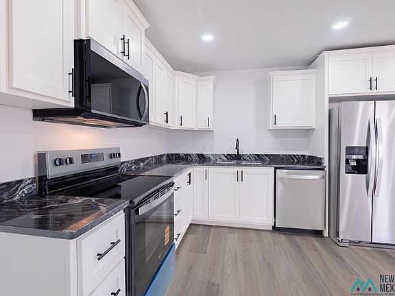 5th image of 305 Starlite Dr
