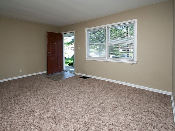 5th image of 4737 E 19th St