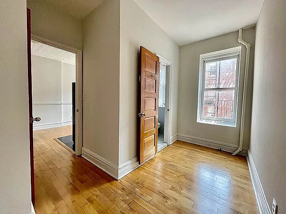 2nd image of 35 Christopher St APT 1C