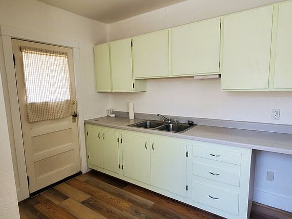 2nd image of 208 S Saint Charles St #11244719