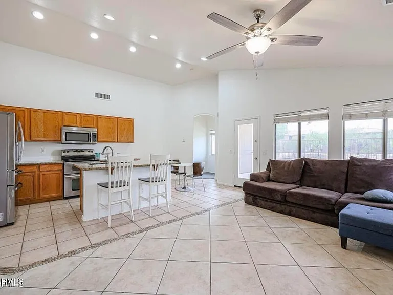 4099 E Rustler Way — Photo 2