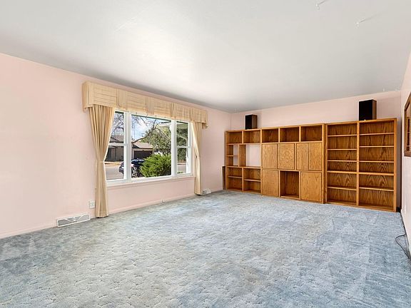 4th image of 912 Rocky Rd