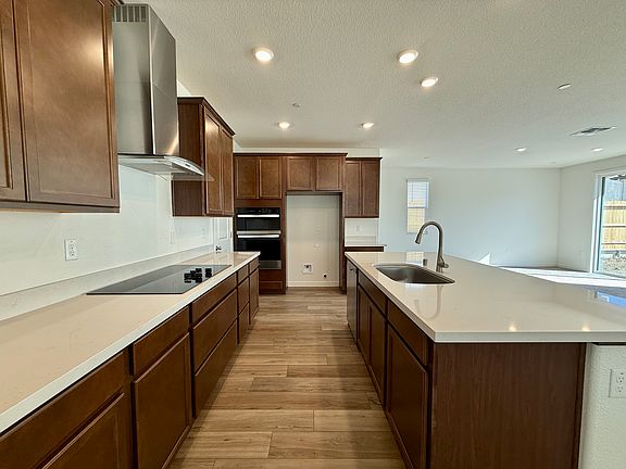 5th image of 4565 Field View Dr