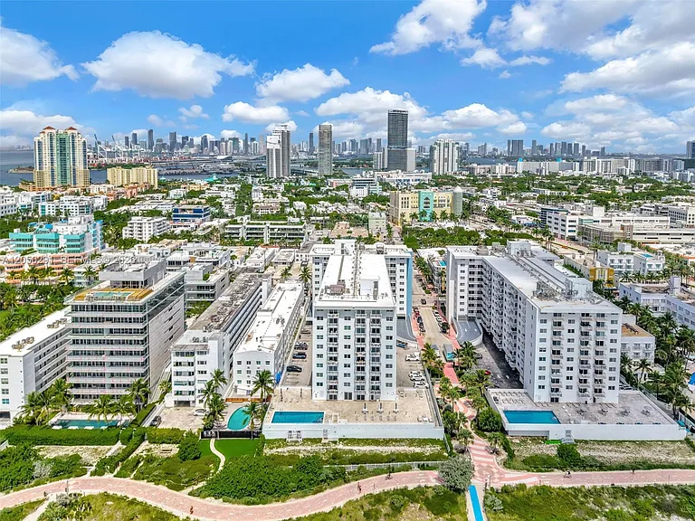 345 Ocean Dr #623 — Photo 3