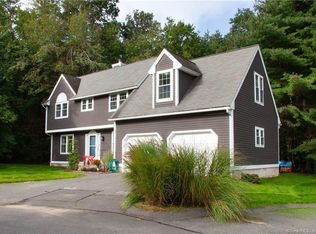 13 Whytewood Ln, Granby, CT 06035