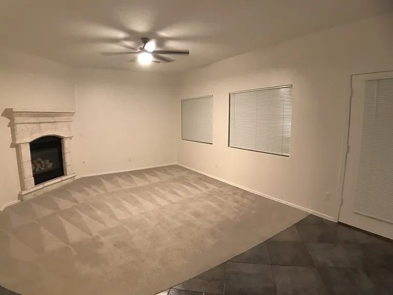17584 W Acacia Ct — Photo 10