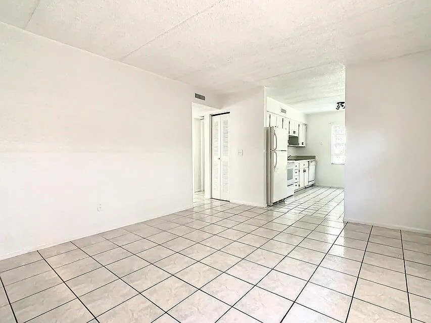 2 bed, 1.0 bath, 784 sqft, $1,250 — Photo 4