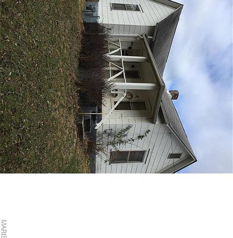 2nd image of 909 Hunt St