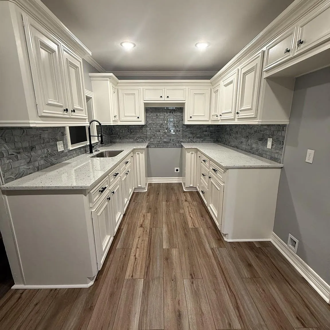 3 bed, 2.0 bath, 1359 sqft, $1,900 — Photo 3