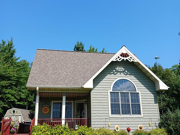 3rd image of 207 Meadowood Dr #24