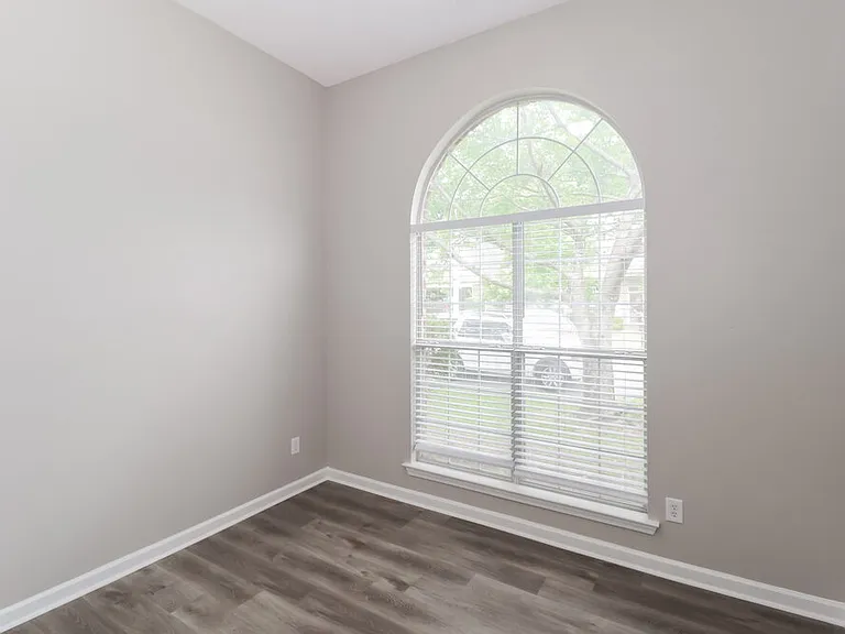 8645 Valmont Cir — Photo 12
