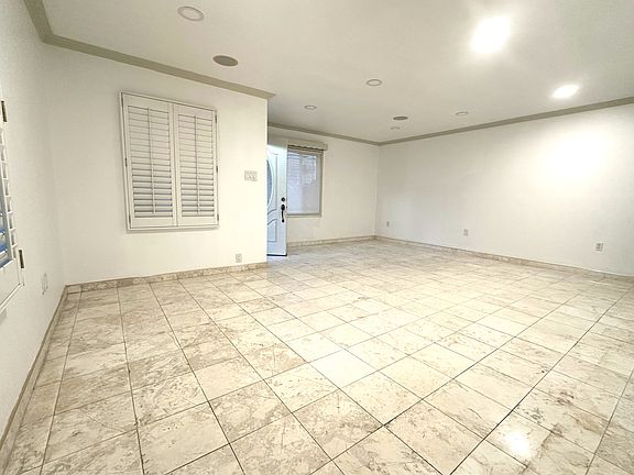 living/dining room combo