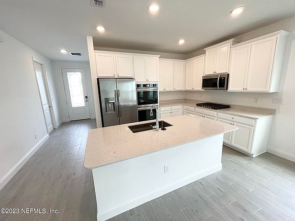 4th image of 1371 STILLWATER Boulevard