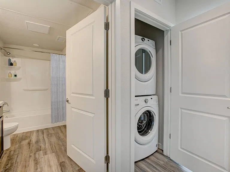 Bath & Laundry