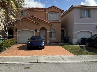 5921 SW 162nd Ct, Miami, FL 33193