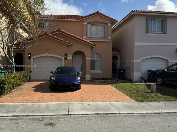 5921 SW 162nd Ct, Miami, FL 33193